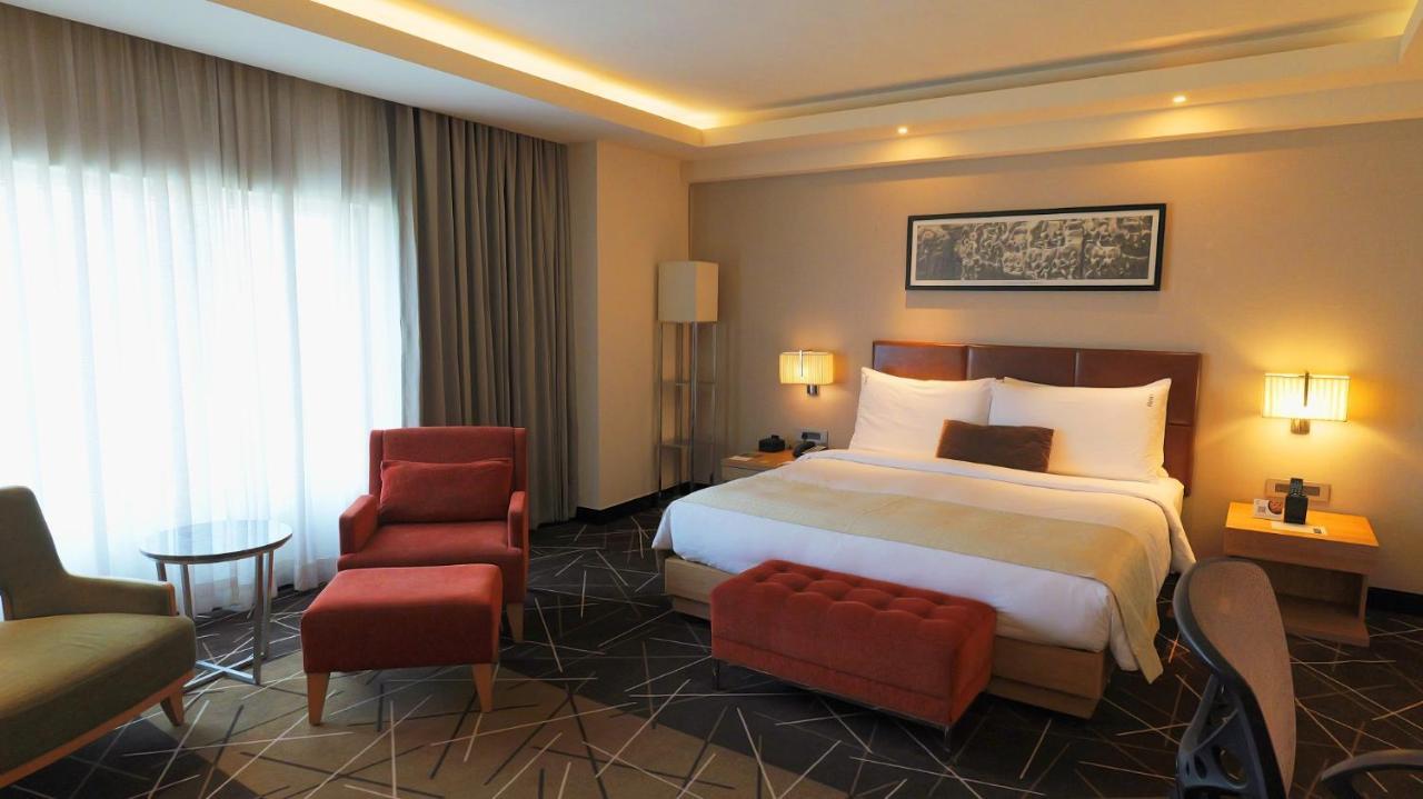 Omr It Expressway By Ihg Hotel
