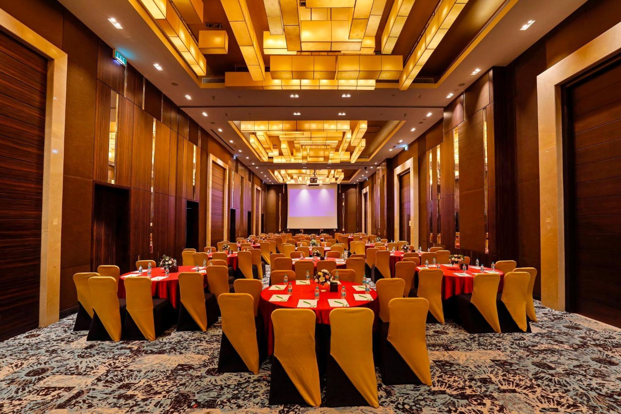 Omr It Expressway By Ihg 5* Chennai