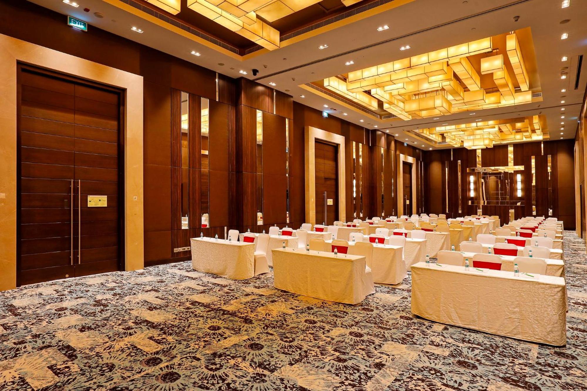 Omr It Expressway By Ihg Chennai