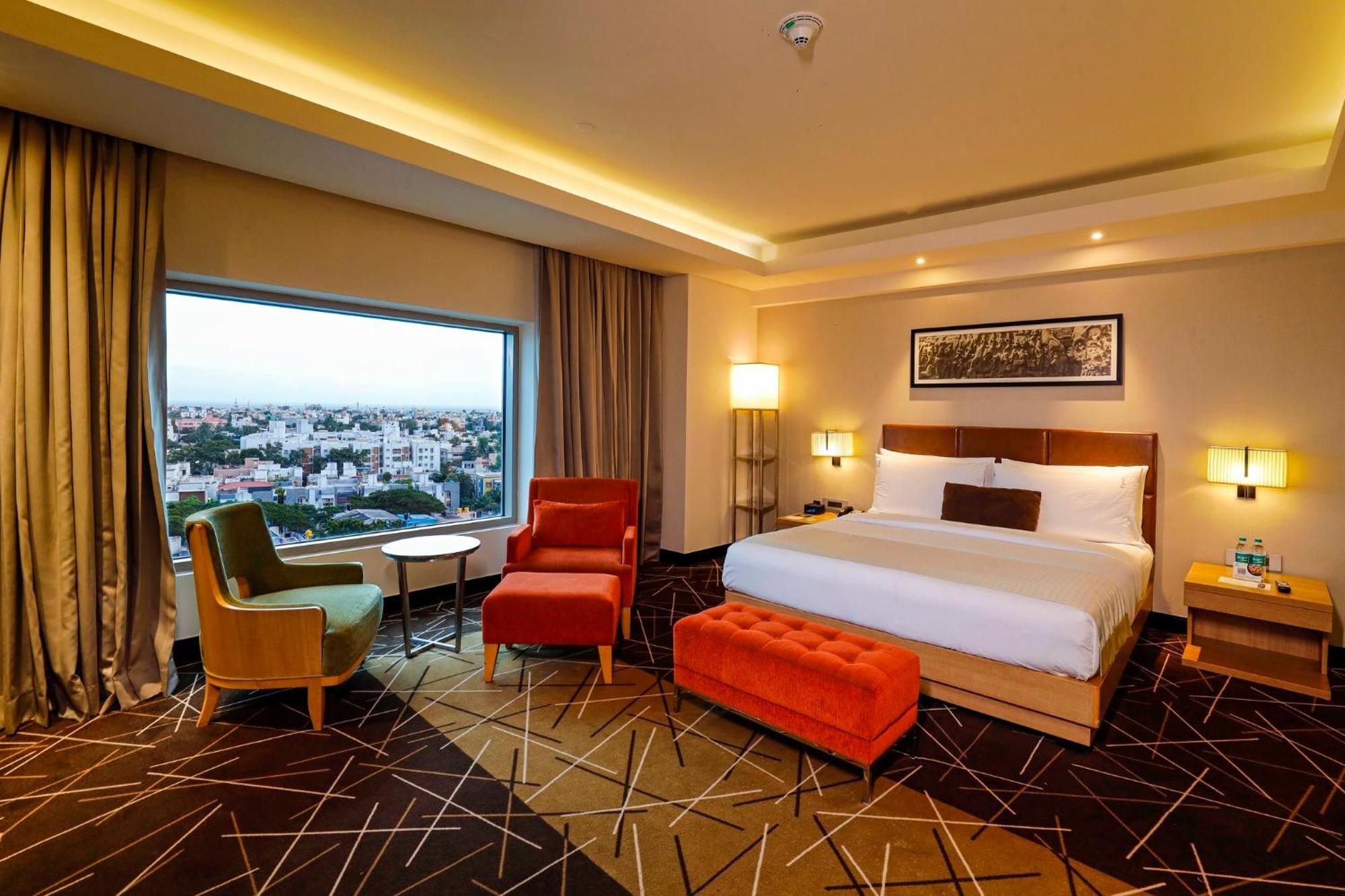 Omr It Expressway By Ihg Hotel